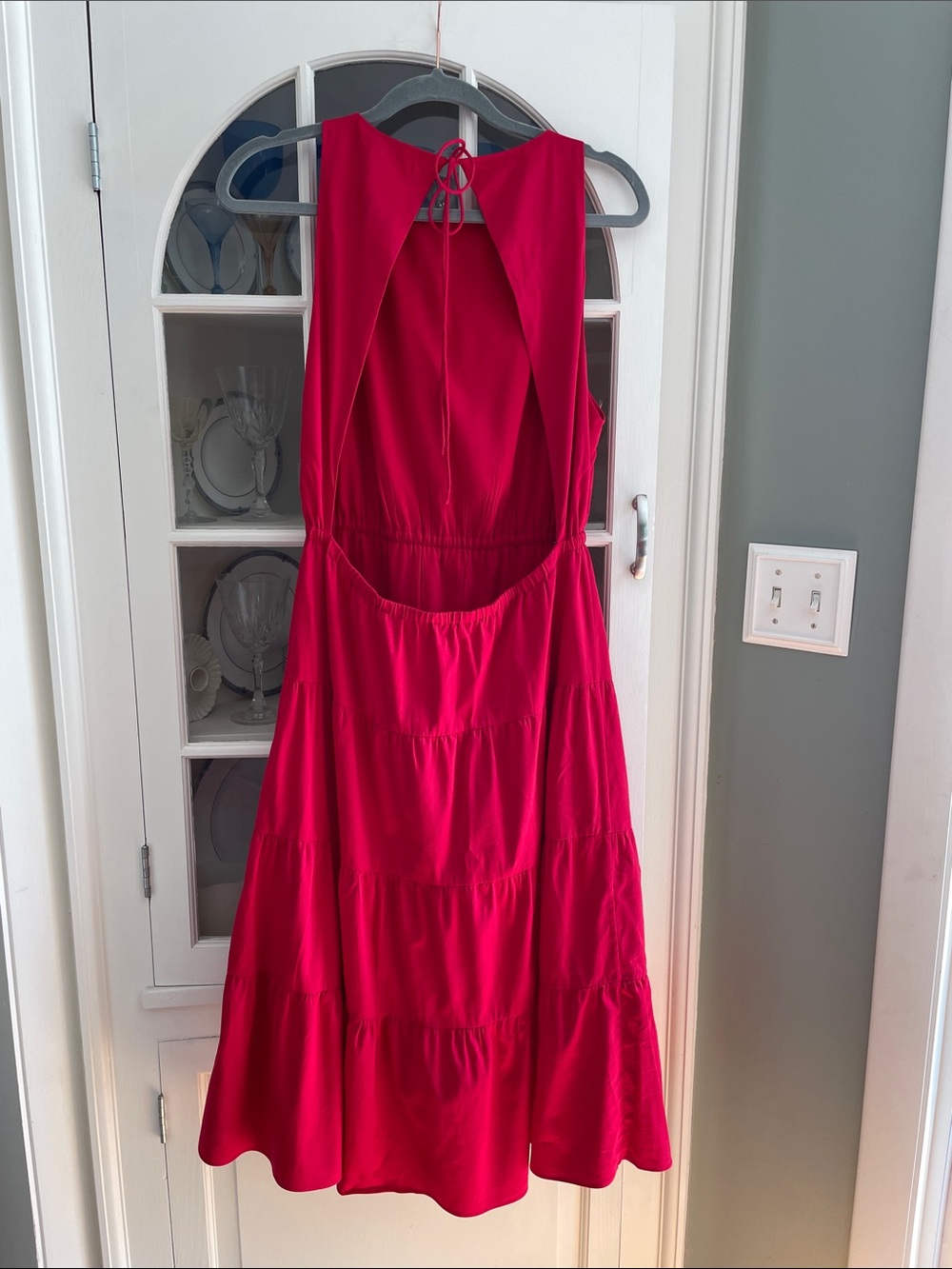 Alice + Olivia Tiered Sleeveless Midi Dress, Red Size: 10 - Picture 4 of 8